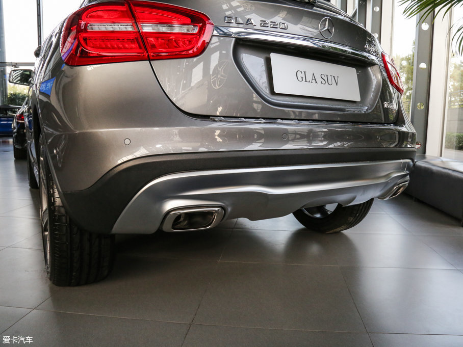 2016YGLA GLA 220 4MATIC A