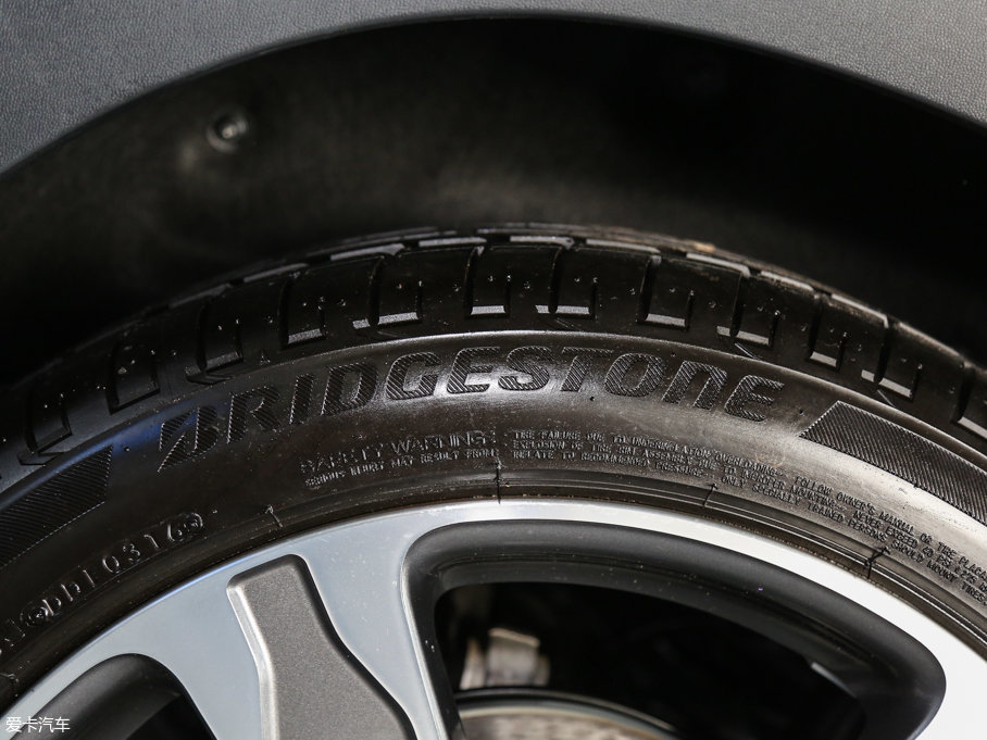 2016YGLA GLA 220 4MATIC A