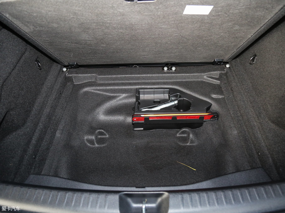 2016YGLA GLA 220 4MATIC A