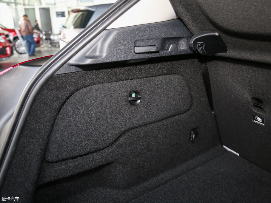 2016YGLA GLA 220 4MATIC A