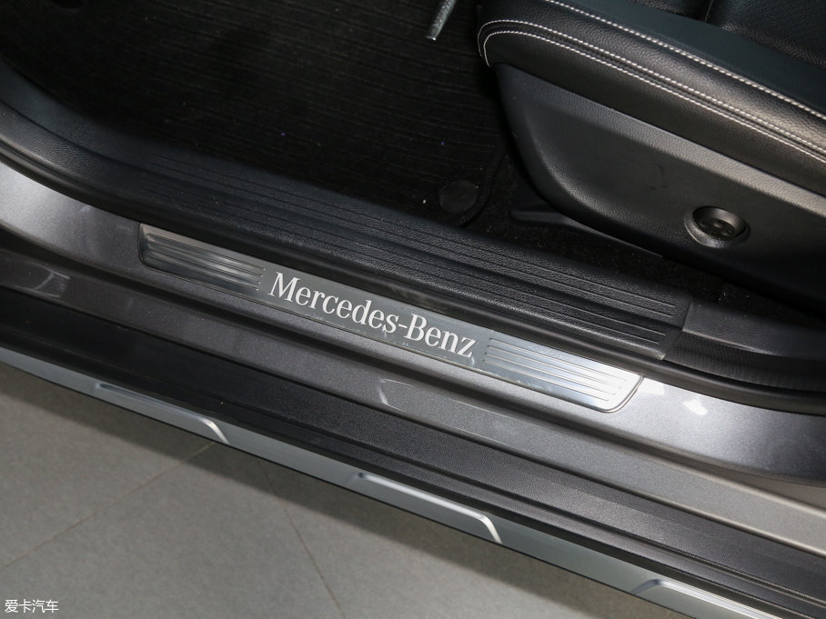 2016YGLA GLA 220 4MATIC A