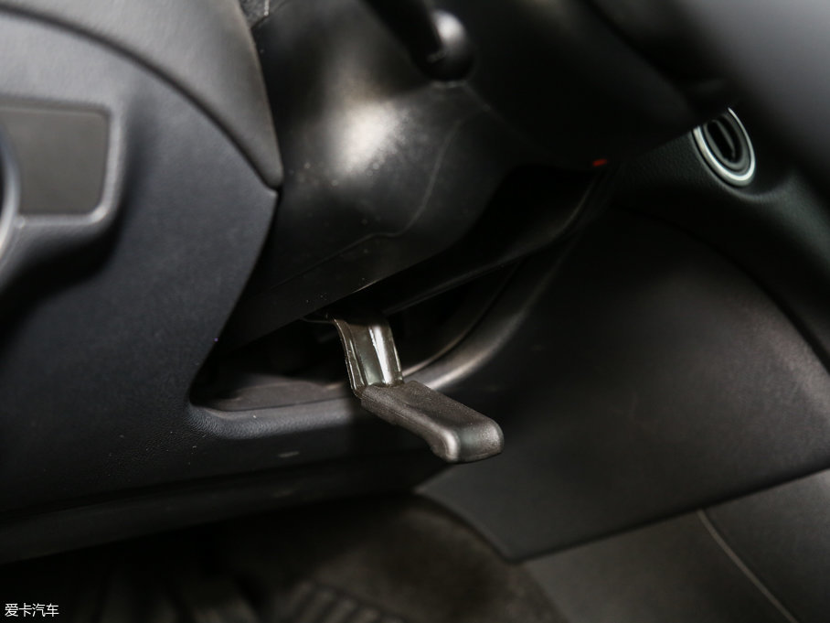 2016YGLA GLA 220 4MATIC A