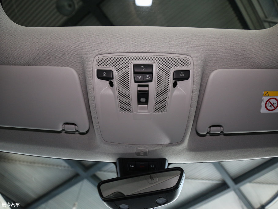 2016YGLA GLA 220 4MATIC A