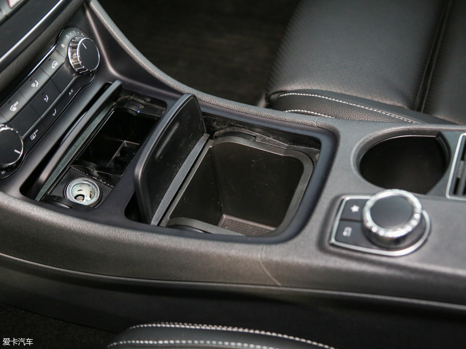 2016YGLA GLA 220 4MATIC A