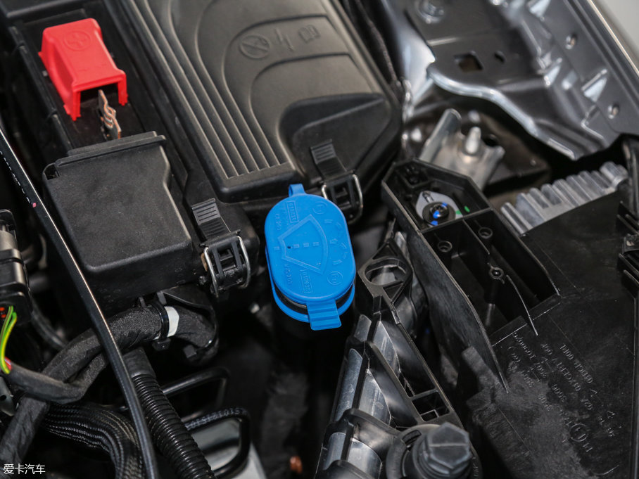 2016YGLA GLA 220 4MATIC A