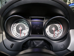 2016款GLA 200 动感型 仪表