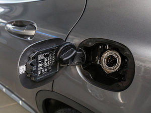 2016GLA 220 4MATIC A ^