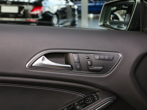 2016GLA 220 4MATIC A {{