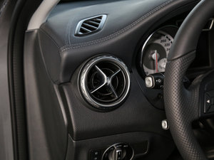 2016GLA 220 4MATIC A п؅^(q)