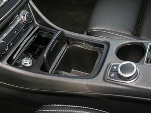 2016款GLA 220 4MATIC 豪华型 中控区
