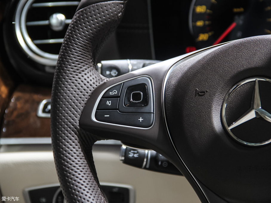 2016YE E 320L 4MATIC