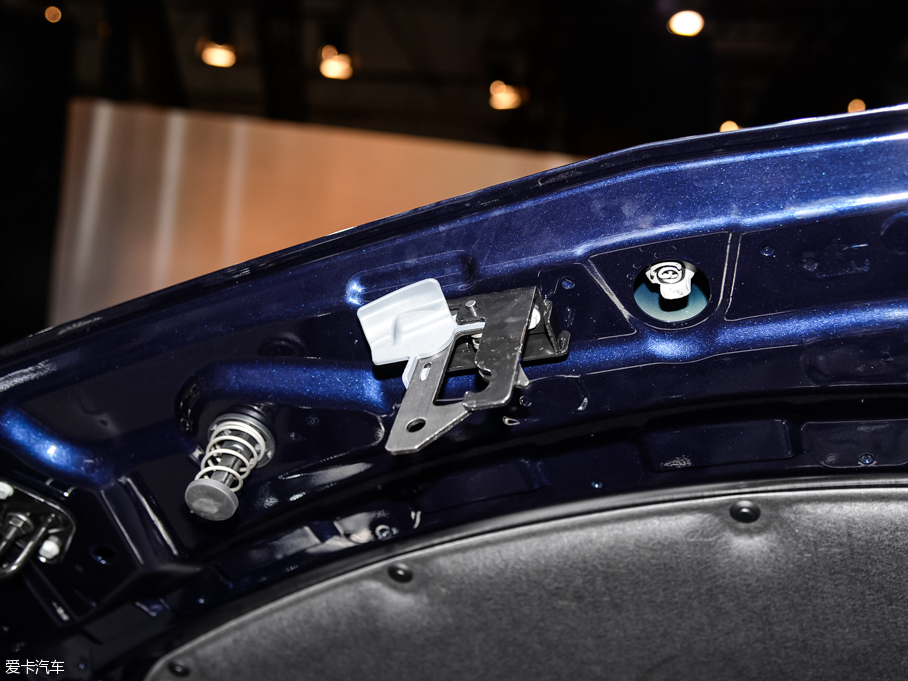 2016��YE�� E 300L ���A��