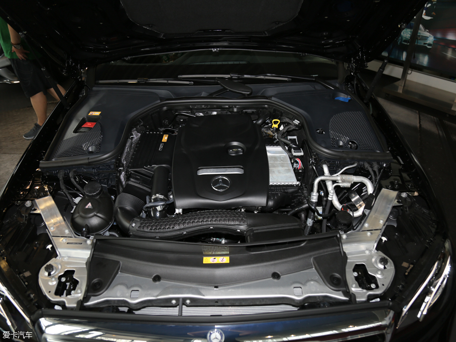 2016��YE�� E 300L ���A��