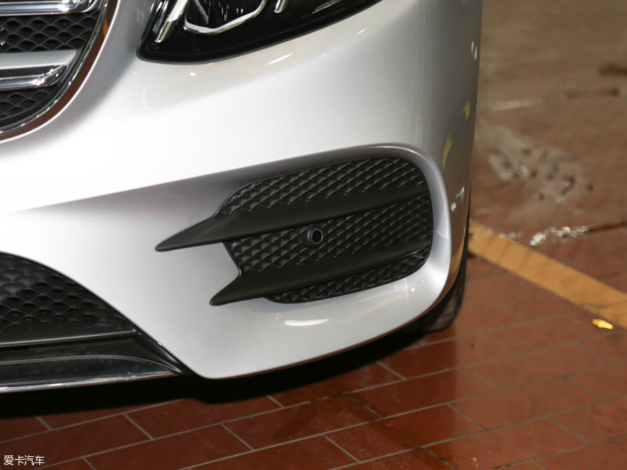 2016YE E 300L \ӺA