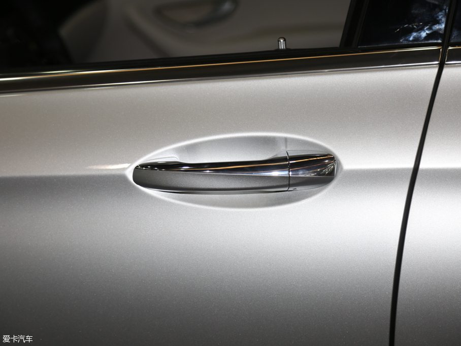 2016YE E 300L \ӺA