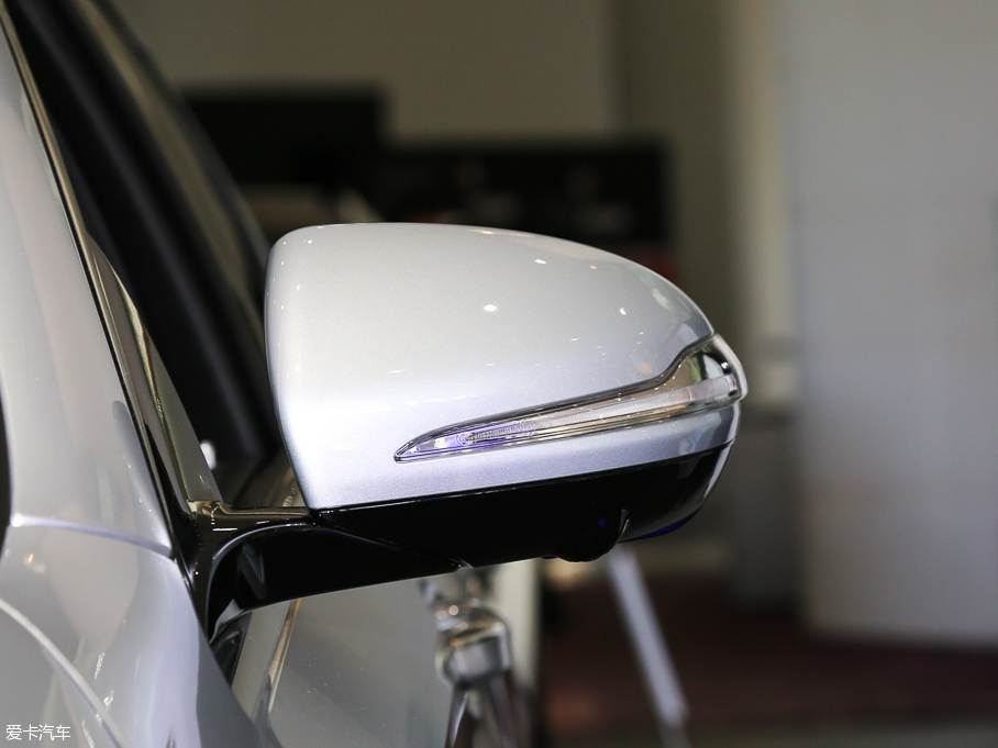 2016YE E 300L \ӺA