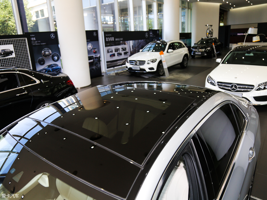 2016YE E 300L \ӺA