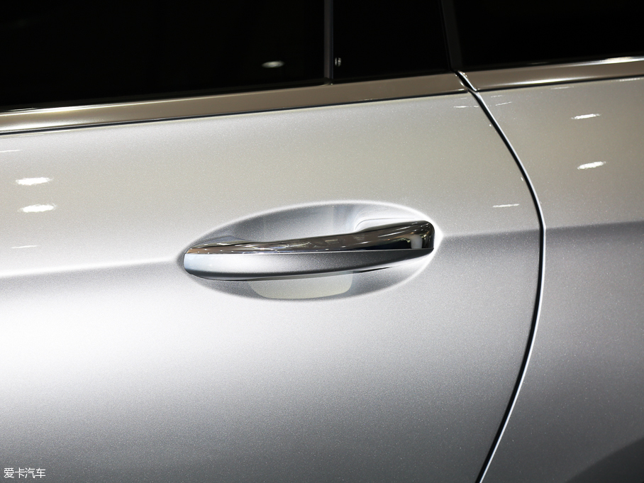 2016YE E 300L \ӺA