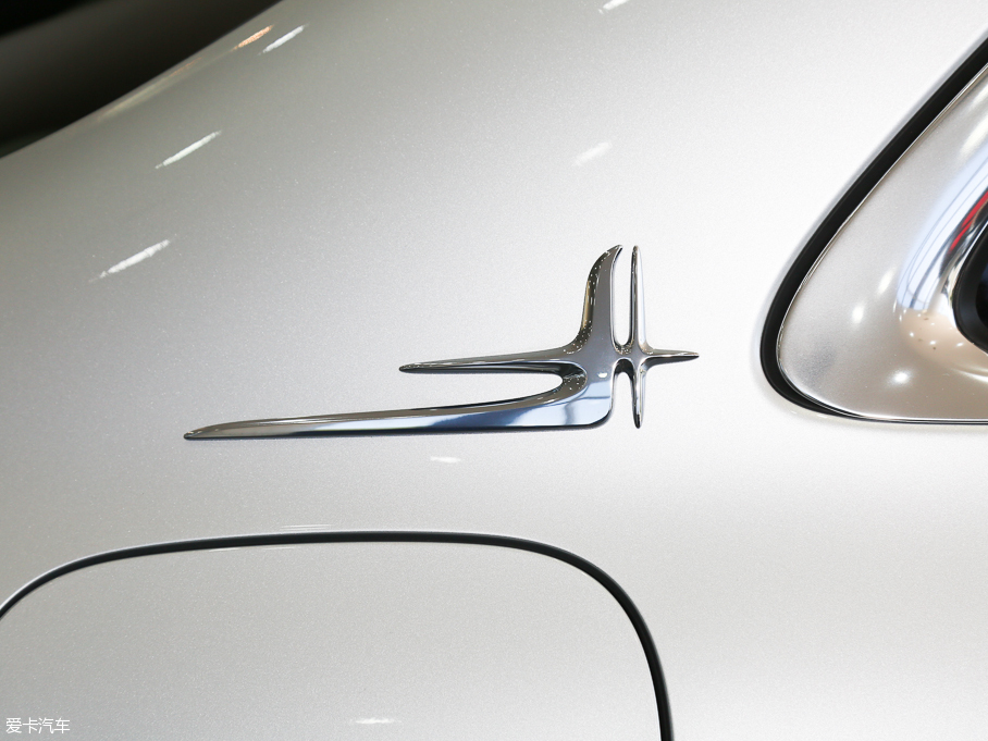 2016YE E 300L \ӺA