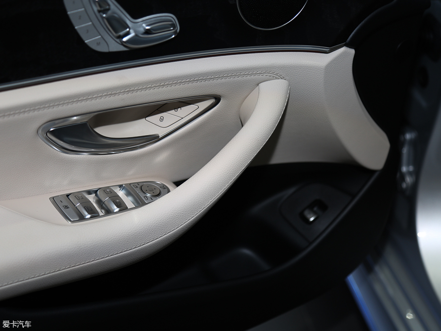 2016YE E 300L \ӺA