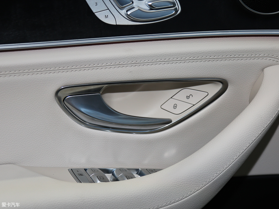 2016YE E 300L \ӺA