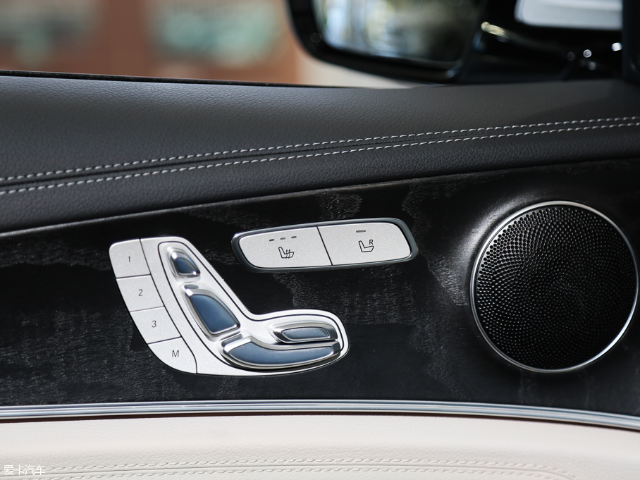 2016YE E 300L \ӺA