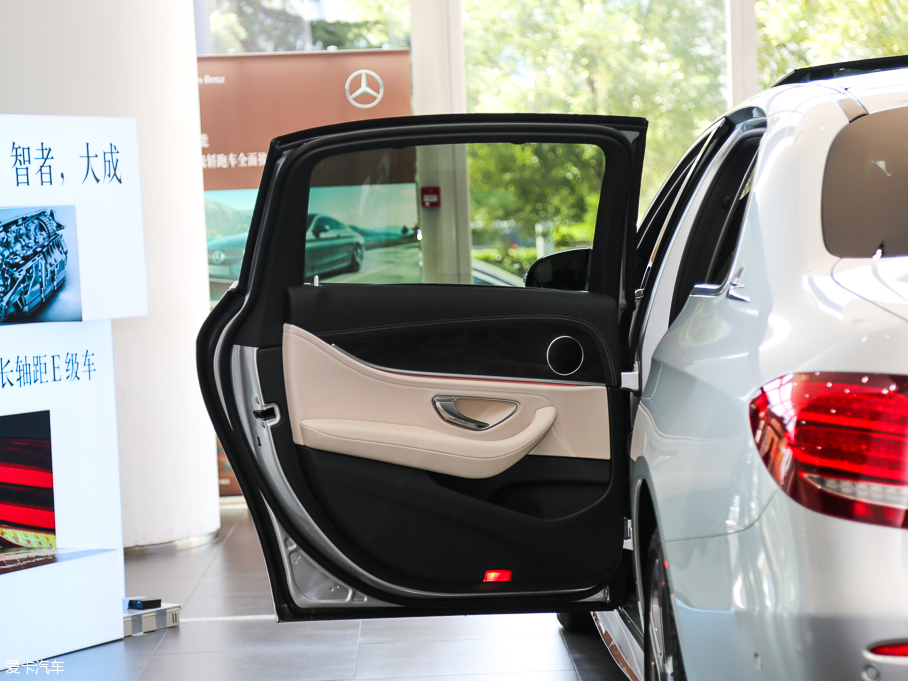 2016YE E 300L \ӺA