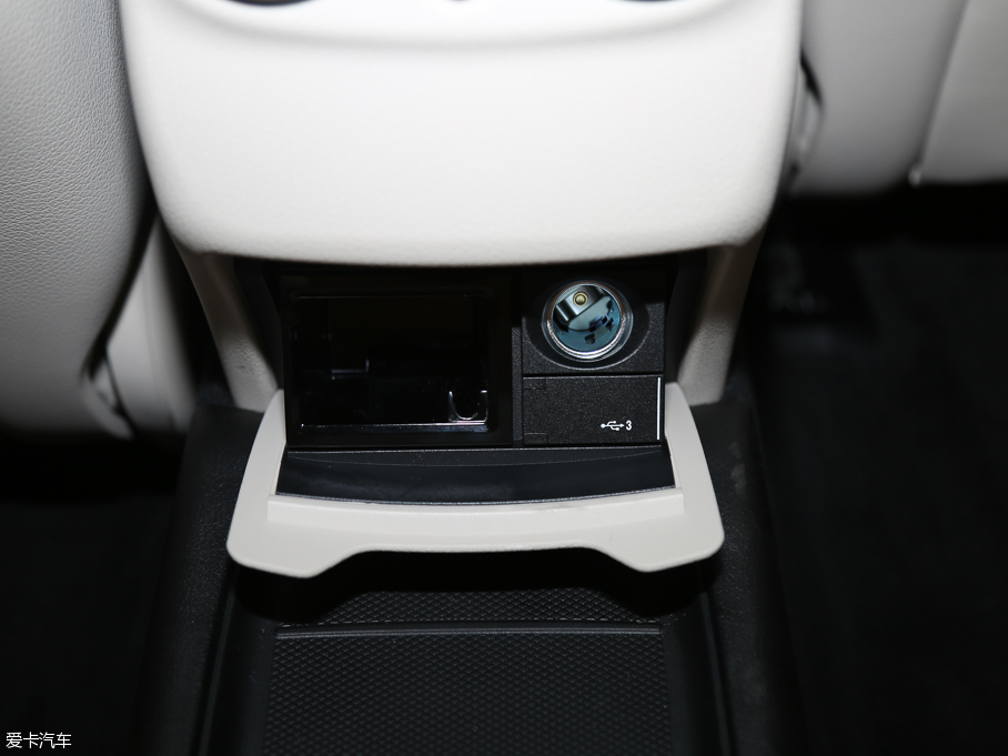 2016YE E 300L \ӺA