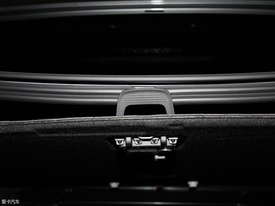 2016YE E 300L \ӺA