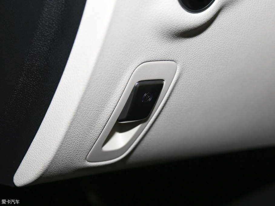 2016YE(j) E 300L \(yn)(dng)A