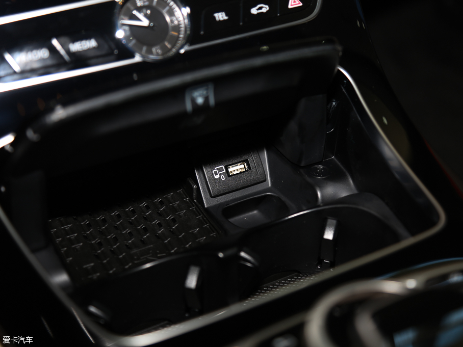 2016YE E 300L \ӺA