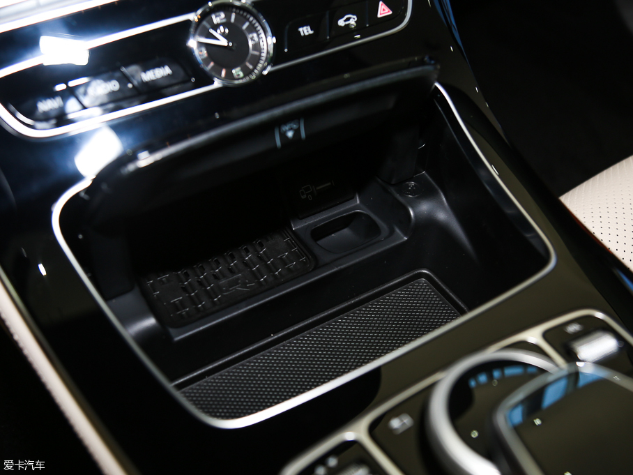 2016YE E 300L \ӺA