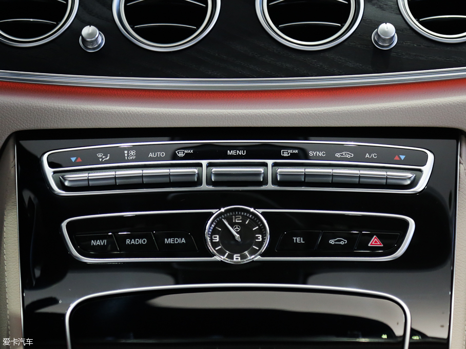 2016YE E 300L \ӺA