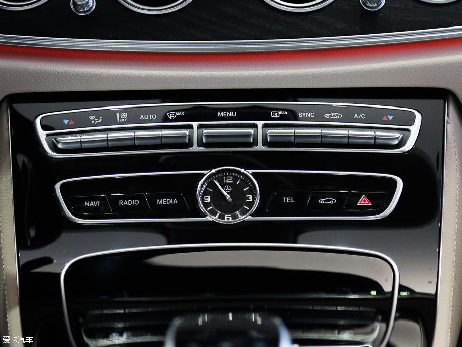 2016YE E 300L \ӺA