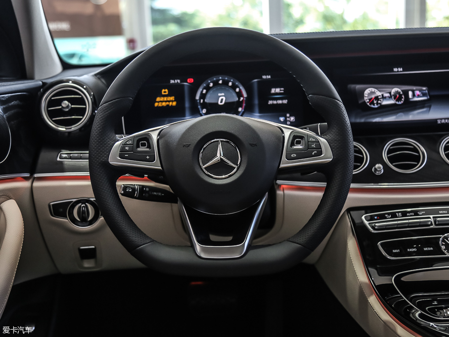 2016YE E 300L \ӺA