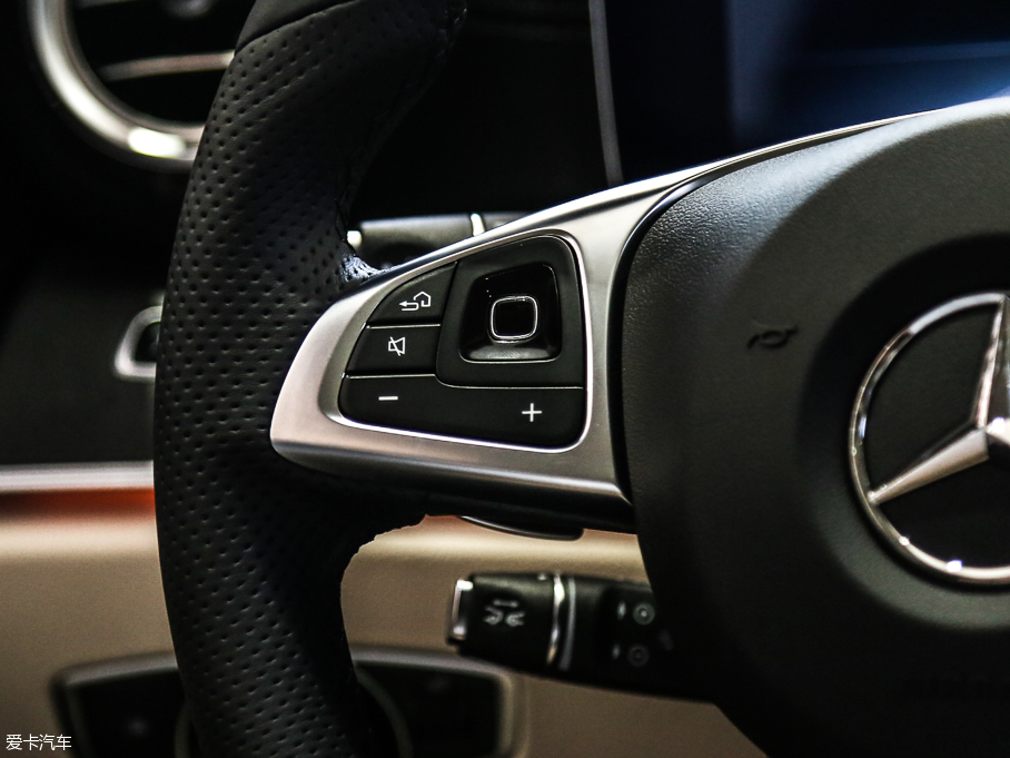 2016YE E 300L \ӺA