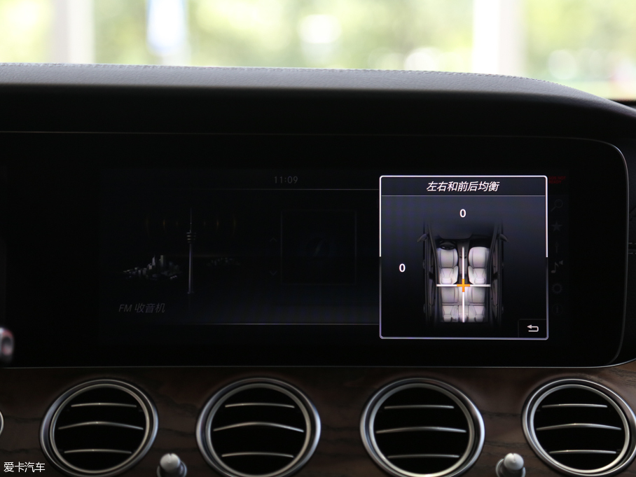 2016YE E 300L \ӺA