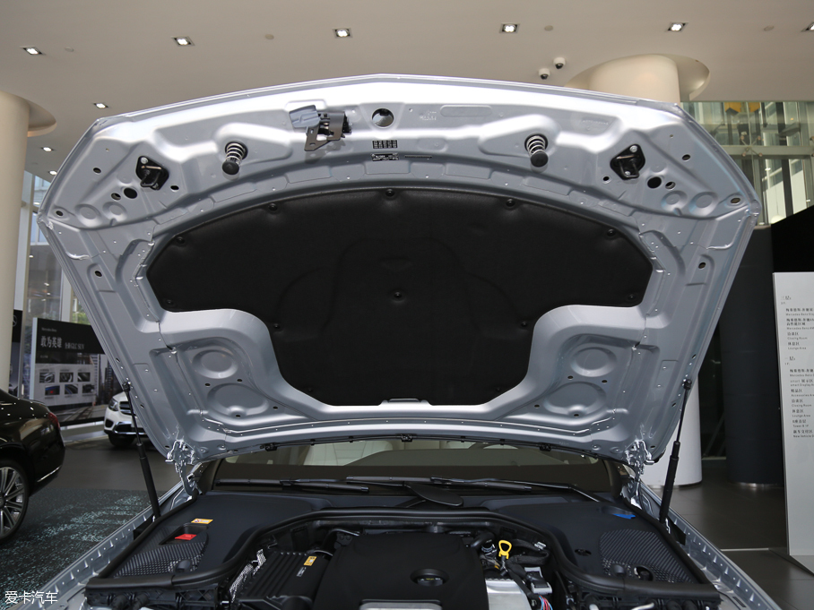 2016YE E 300L \ӺA