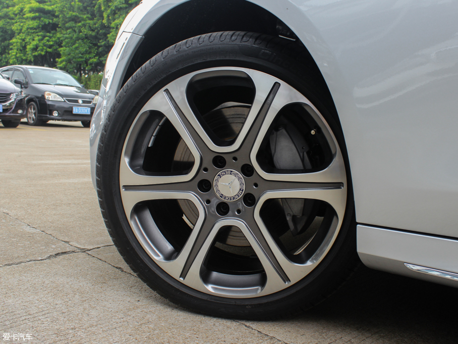 2016YE E 300L \ӺA