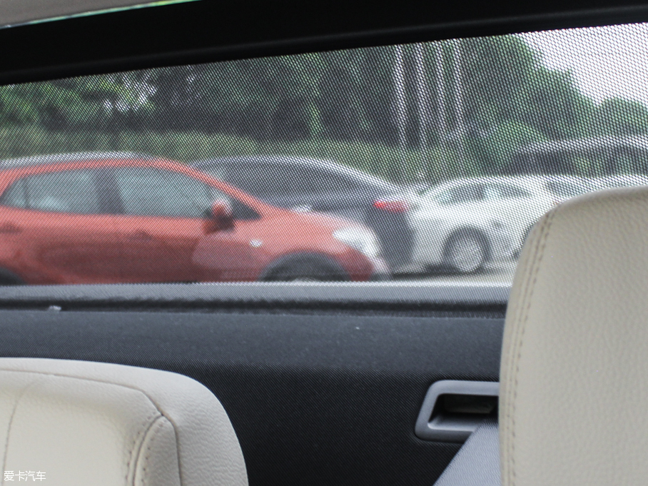 2016YE E 300L \ӺA