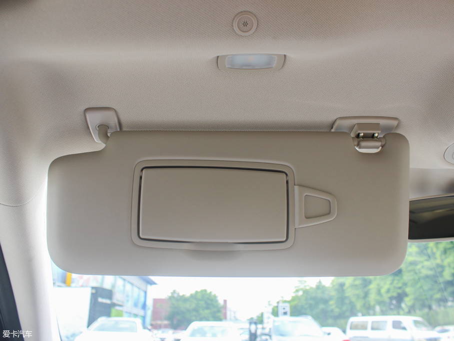 2016YE E 300L \ӺA