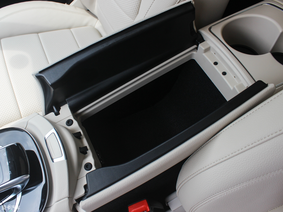 2016YE E 300L \ӺA