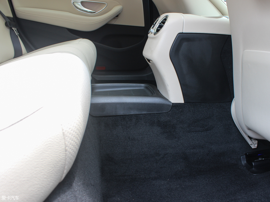 2016YE E 300L \ӺA