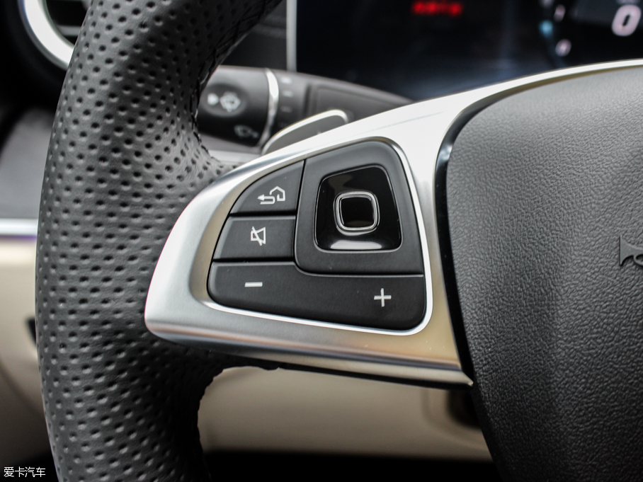 2016YE(j) E 300L \(yn)(dng)A