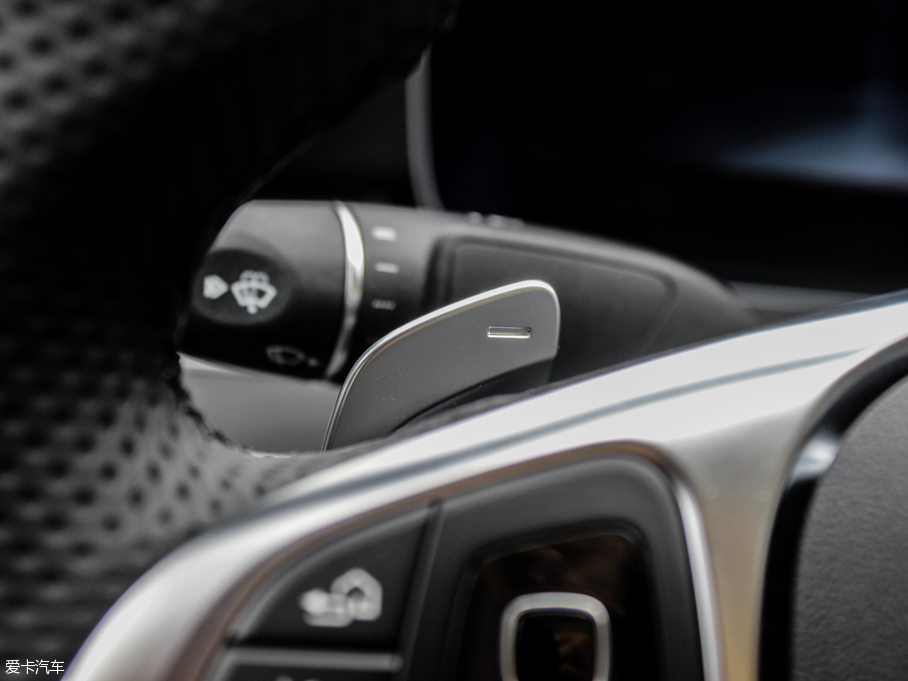 2016YE E 300L \ӺA