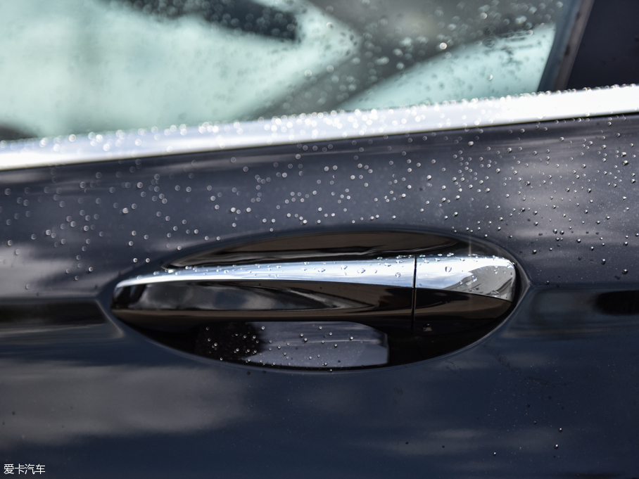 2016��YE��(j��) E 300L ���A��