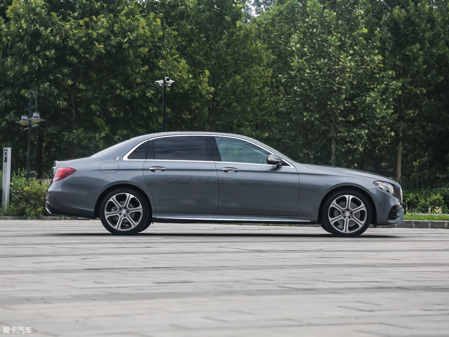 2016YE E 300L \ӺA