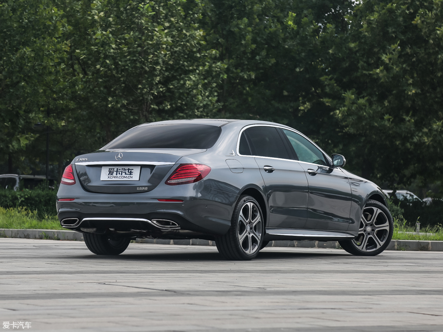 2016YE E 300L \ӺA