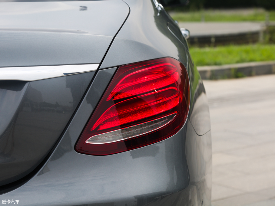 2016YE(j) E 300L \(yn)(dng)A