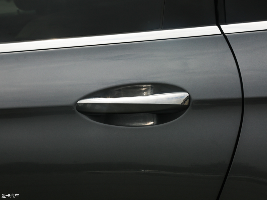 2016YE E 300L \ӺA